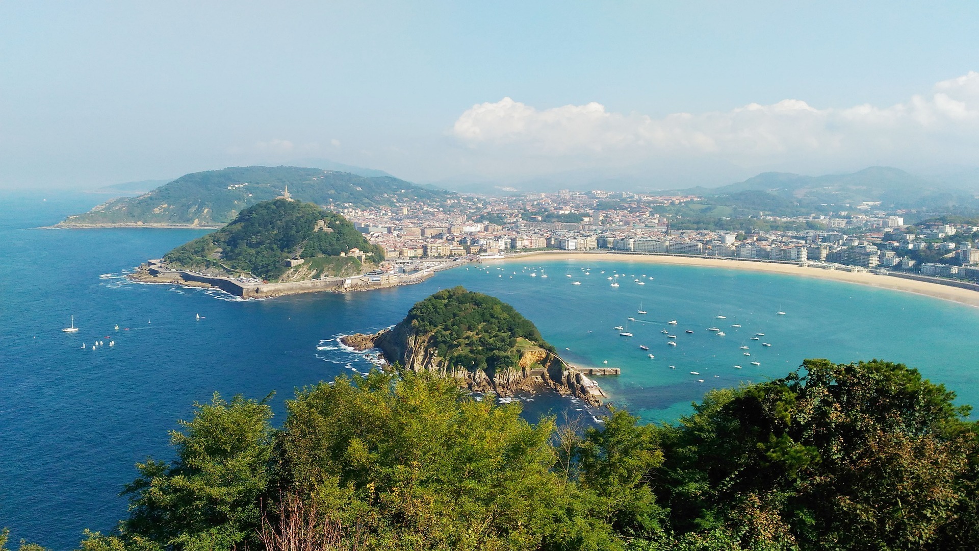 San Sebastián vacation - group tour Spain.